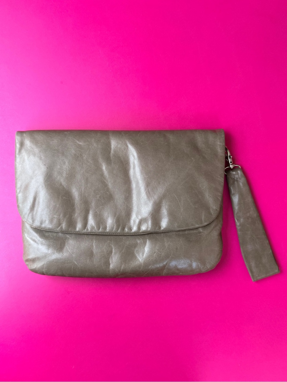 m0851 Taupe Gray Soft Leather Foldover Clutch Wristlet Pouch Excellent Condition